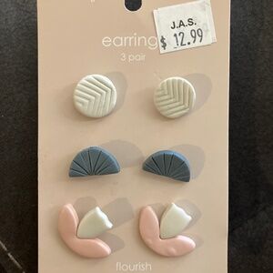 NWT Hildie & Jo earrings